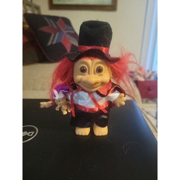 Vintage Russ 5" troll magician rabbit wand cape red hair - Picture 1 of 3